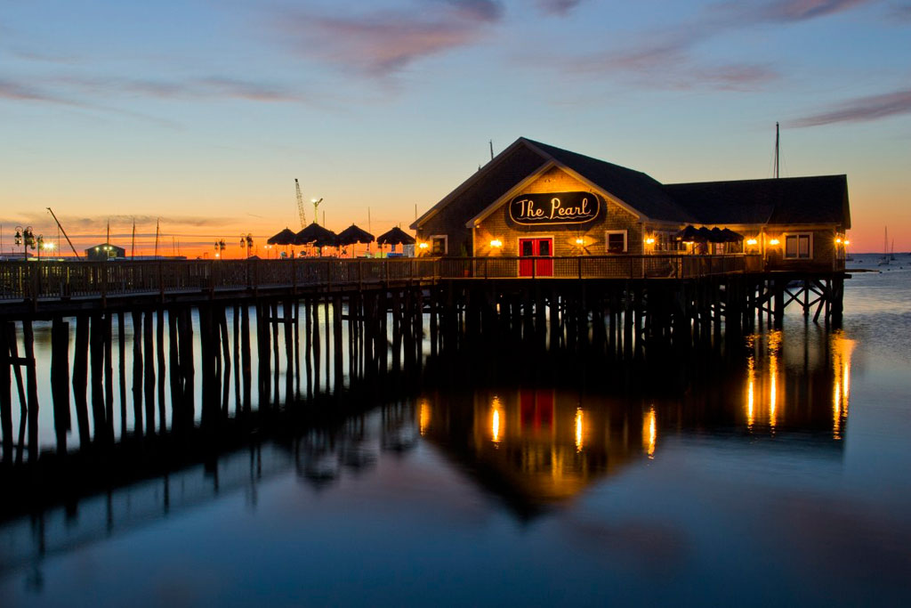 The Pearl Seafood Restaurant Raw Bar Me Us Harbors