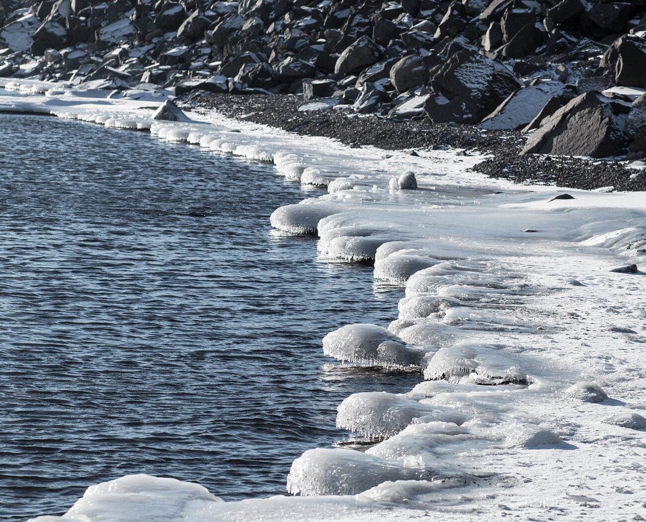 Scientists Project More Ice Cover On Great Lakes In 2021 US Harbors   1486px Frozen Shore Lake Superior Duluth 16189194485 Scaled 